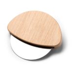 Tagliapizza con supporto in bambù.