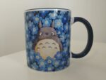 Tazza Ispirata a Totoro con Fiori Blu – Mug Anime Stile Giapponese – Idea Regalo